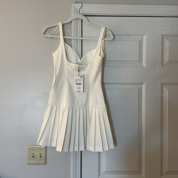 Zara Pleated white mini dress size xs - Picture 2 of 4